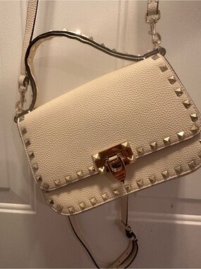 Cream Pebbled Shoulder Bag with Gold Pyramid Studs